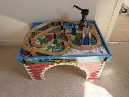 Thomas the tank engine - tank, wooden